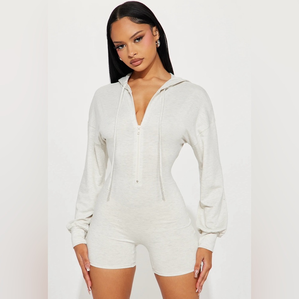 Fashion Nova Romper Color: Oatmeal  Size: Large